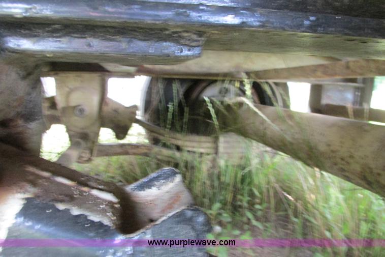 image for item I9636 1997 Trail King TKT32 tilt deck flatbed trailer