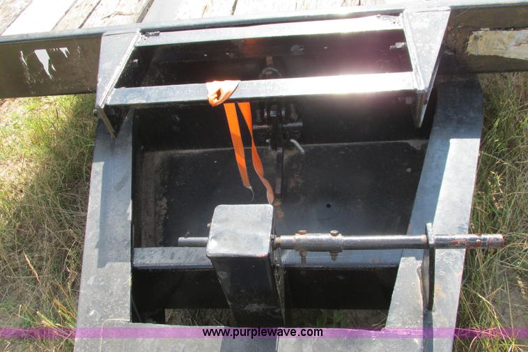 image for item I9636 1997 Trail King TKT32 tilt deck flatbed trailer