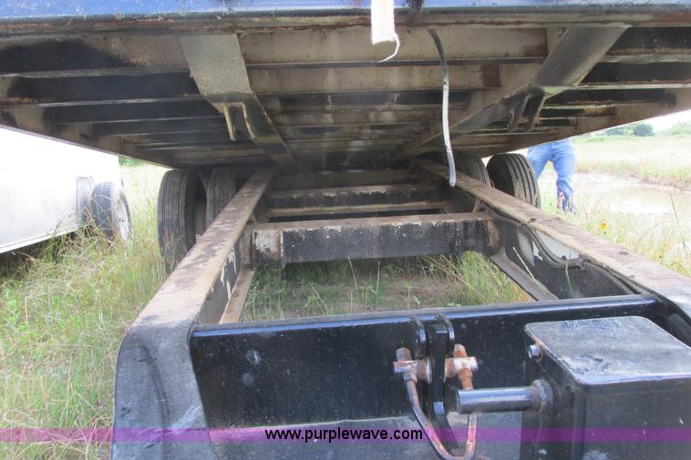 image for item I9636 1997 Trail King TKT32 tilt deck flatbed trailer