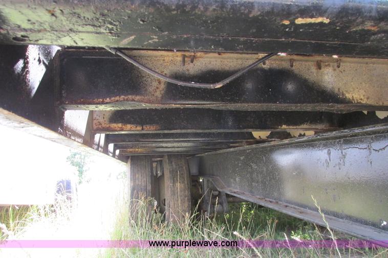 image for item I9636 1997 Trail King TKT32 tilt deck flatbed trailer