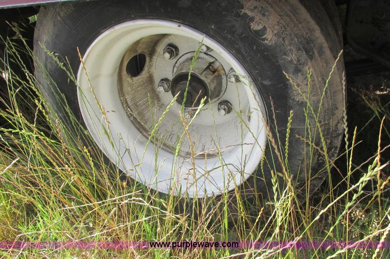 image for item I9636 1997 Trail King TKT32 tilt deck flatbed trailer