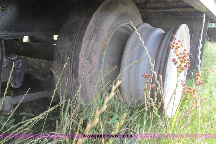 image for item I9636 1997 Trail King TKT32 tilt deck flatbed trailer