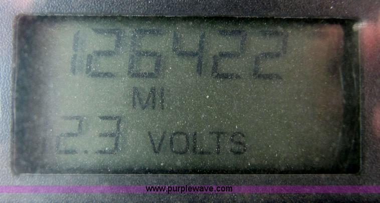 image for item I9644 2004 Freightliner Columbia semi truck