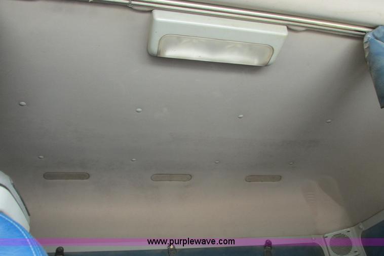 image for item I9644 2004 Freightliner Columbia semi truck