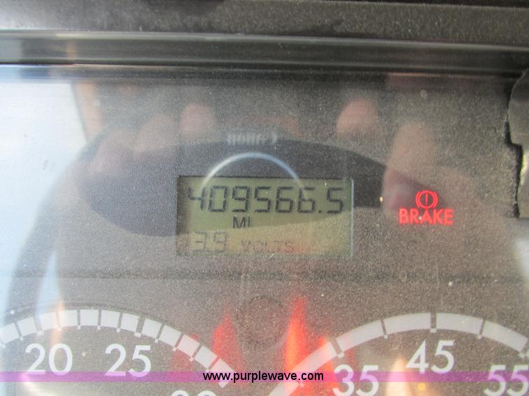 image for item A8723 2007 Freightliner Columbia semi truck