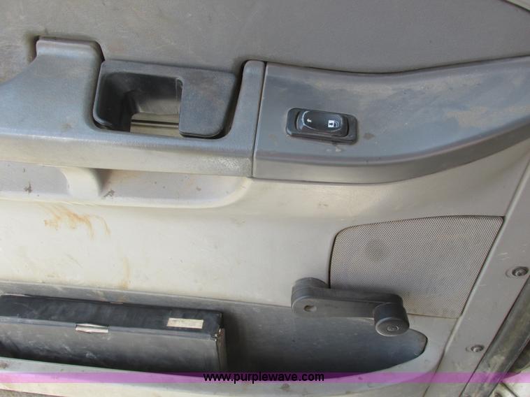 image for item A8723 2007 Freightliner Columbia semi truck