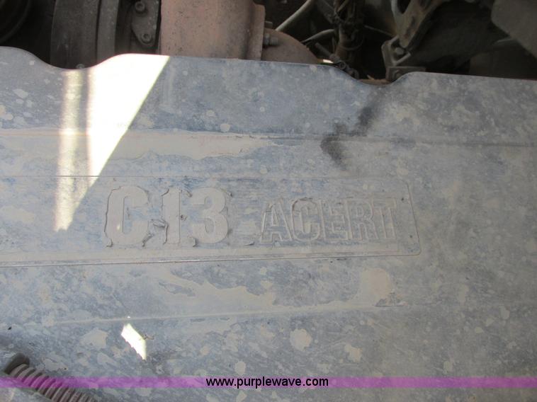 image for item A8723 2007 Freightliner Columbia semi truck