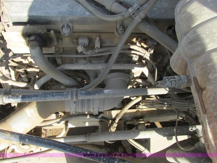 image for item A8723 2007 Freightliner Columbia semi truck