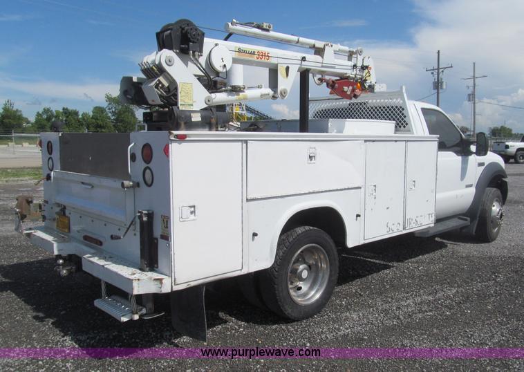 image for item AQ9811 2006 Ford F550 Super Duty XL service truck with crane