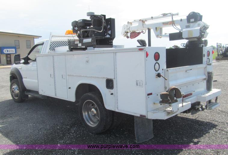 image for item AQ9811 2006 Ford F550 Super Duty XL service truck with crane