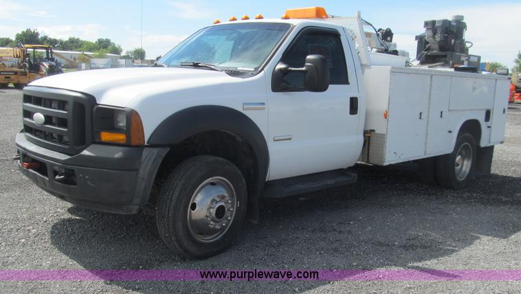 image for item AQ9811 2006 Ford F550 Super Duty XL service truck with crane