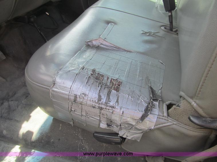 image for item AQ9811 2006 Ford F550 Super Duty XL service truck with crane