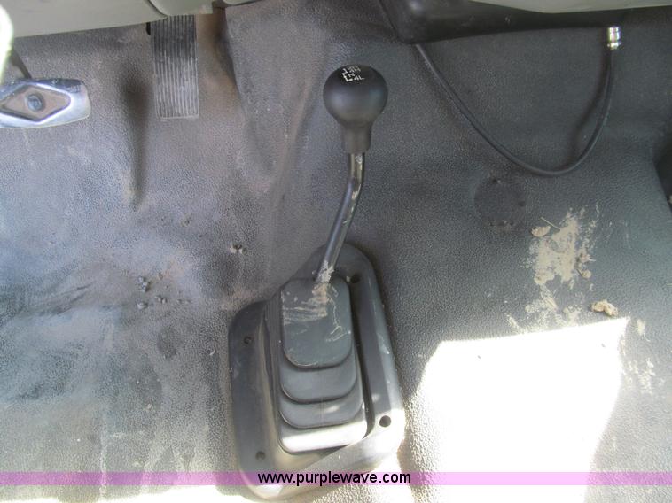 image for item AQ9811 2006 Ford F550 Super Duty XL service truck with crane