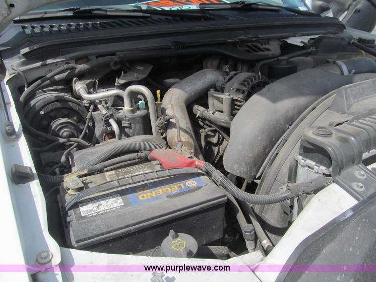 image for item AQ9811 2006 Ford F550 Super Duty XL service truck with crane