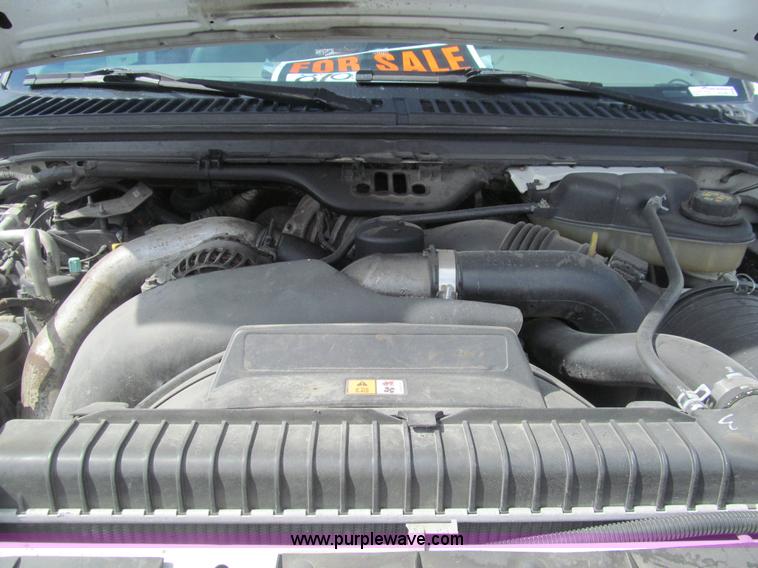 image for item AQ9811 2006 Ford F550 Super Duty XL service truck with crane