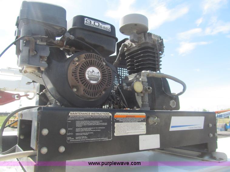 image for item AQ9811 2006 Ford F550 Super Duty XL service truck with crane