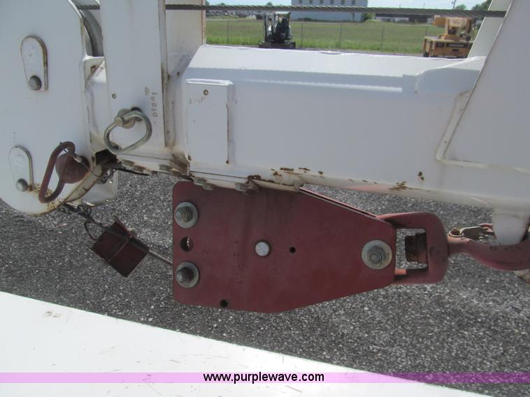 image for item AQ9811 2006 Ford F550 Super Duty XL service truck with crane