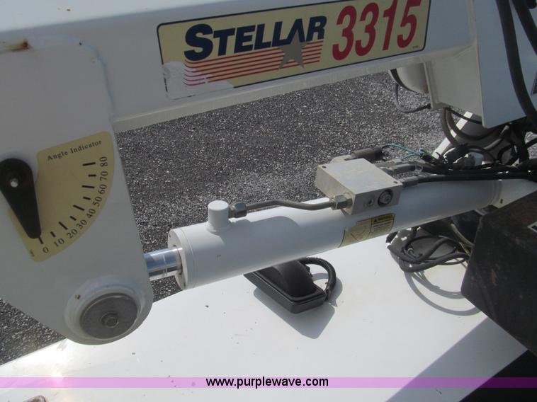 image for item AQ9811 2006 Ford F550 Super Duty XL service truck with crane