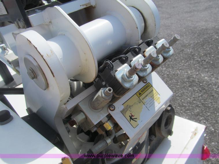 image for item AQ9811 2006 Ford F550 Super Duty XL service truck with crane