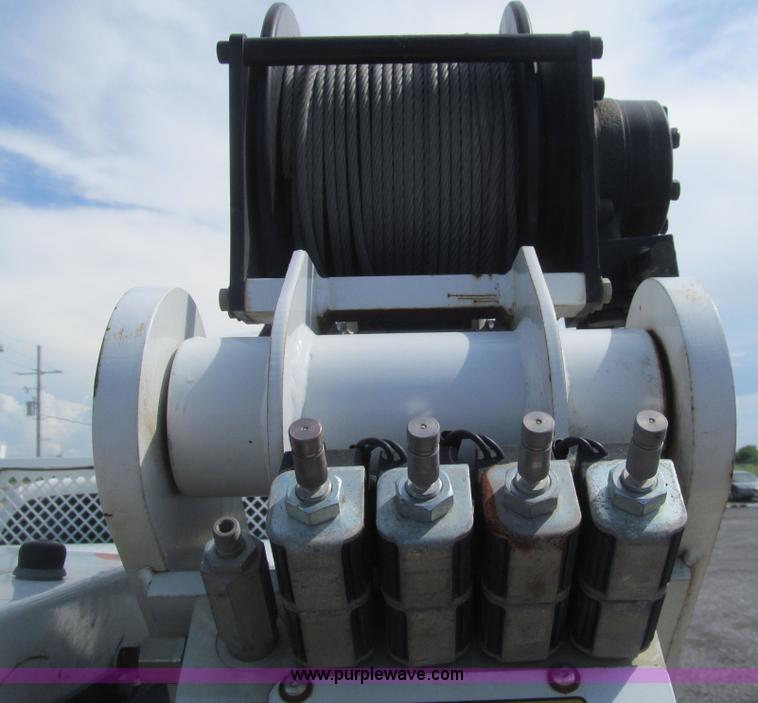 image for item AQ9811 2006 Ford F550 Super Duty XL service truck with crane