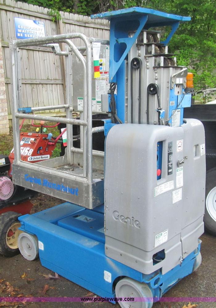 image for item AQ9812 2007 Genie GR15 runabout manlift