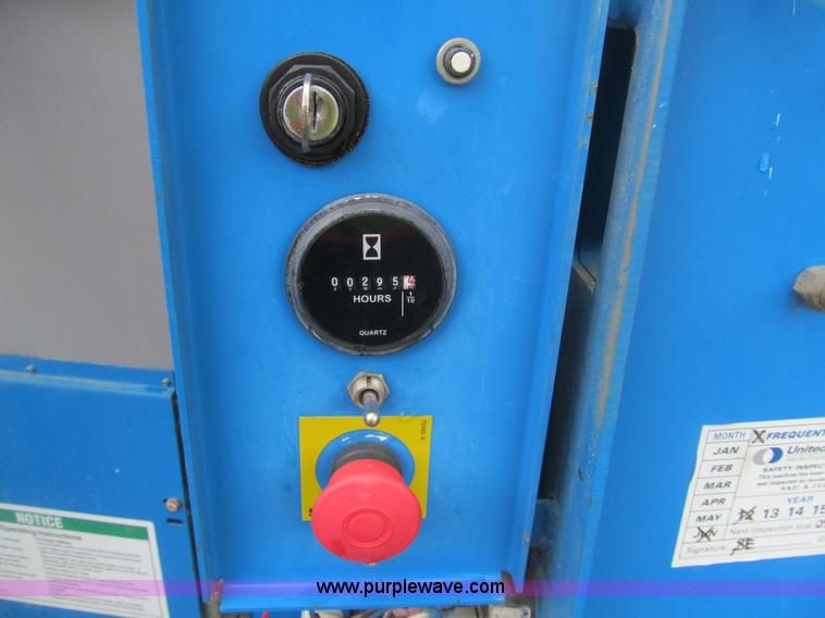 image for item AQ9812 2007 Genie GR15 runabout manlift