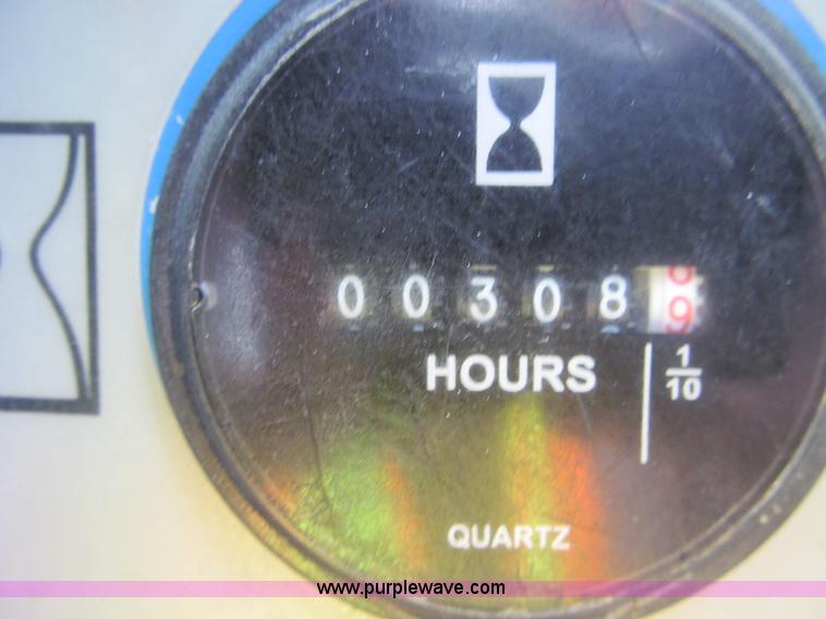 image for item AQ9813 2008 Genie GR15 runabout manlift