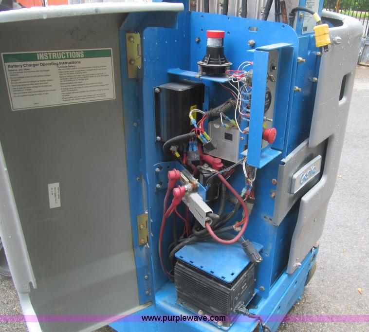 image for item AQ9813 2008 Genie GR15 runabout manlift