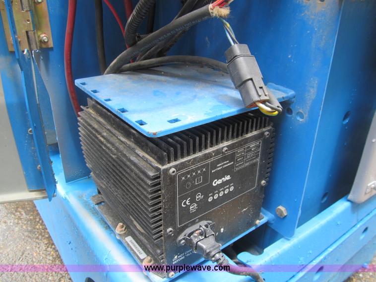 image for item AQ9813 2008 Genie GR15 runabout manlift