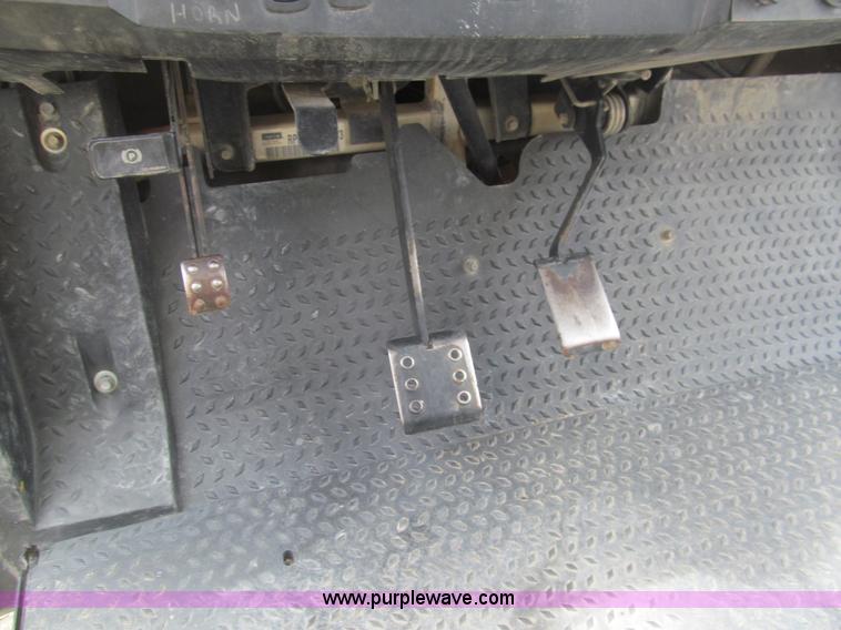 image for item AQ9814 2009 Club Car XRT1550 SE utility vehicle