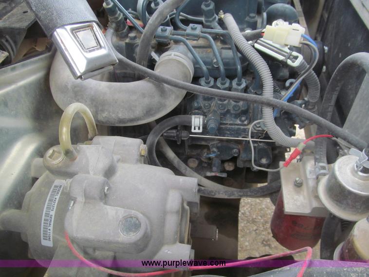 image for item AQ9814 2009 Club Car XRT1550 SE utility vehicle