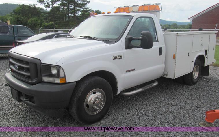 image for item AQ9816 2004 Ford F350 Super Duty XL service truck