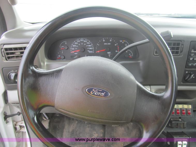 image for item AQ9816 2004 Ford F350 Super Duty XL service truck