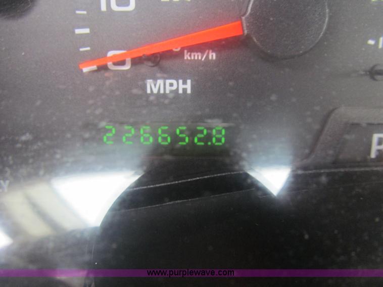 image for item AQ9816 2004 Ford F350 Super Duty XL service truck