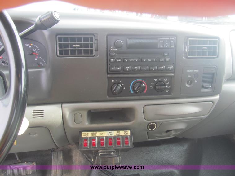 image for item AQ9816 2004 Ford F350 Super Duty XL service truck