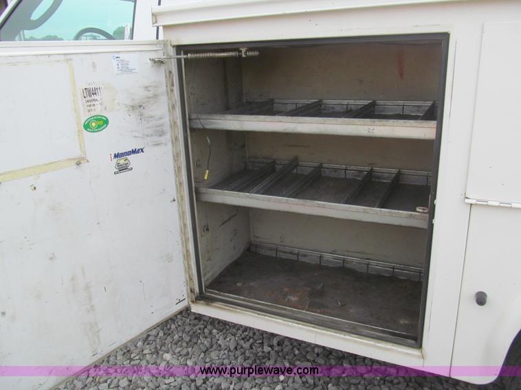 image for item AQ9816 2004 Ford F350 Super Duty XL service truck