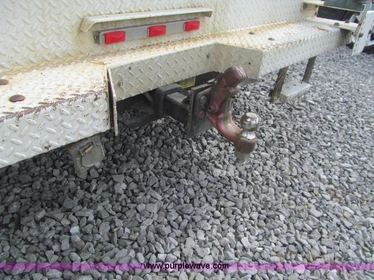 image for item AQ9816 2004 Ford F350 Super Duty XL service truck