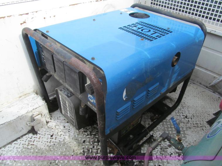 image for item AQ9816 2004 Ford F350 Super Duty XL service truck