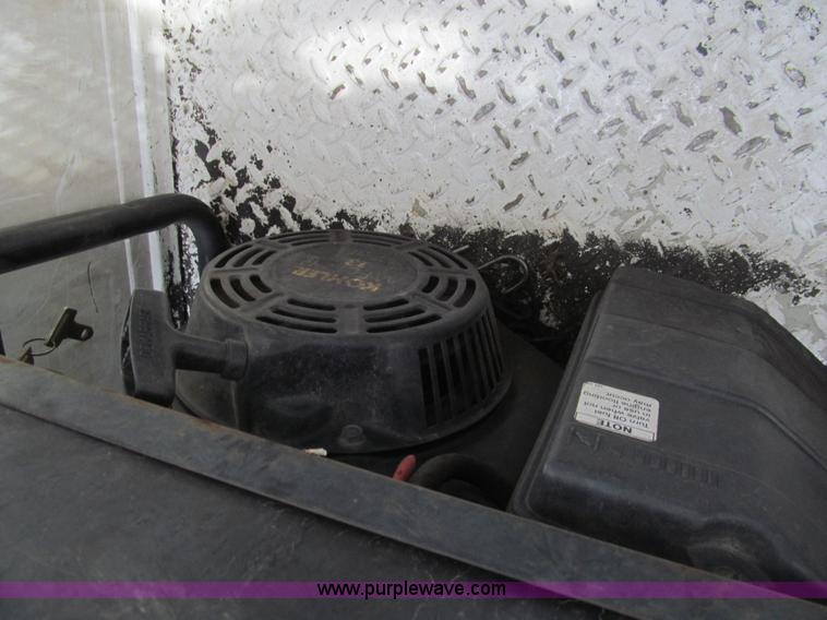 image for item AQ9816 2004 Ford F350 Super Duty XL service truck