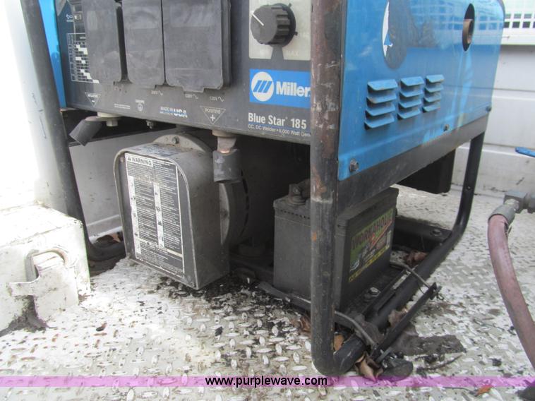 image for item AQ9816 2004 Ford F350 Super Duty XL service truck