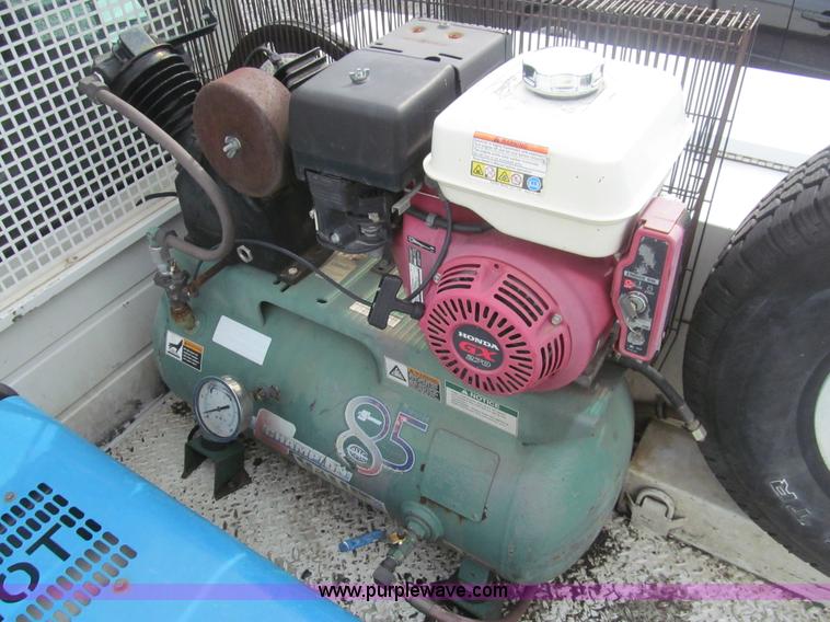 image for item AQ9816 2004 Ford F350 Super Duty XL service truck