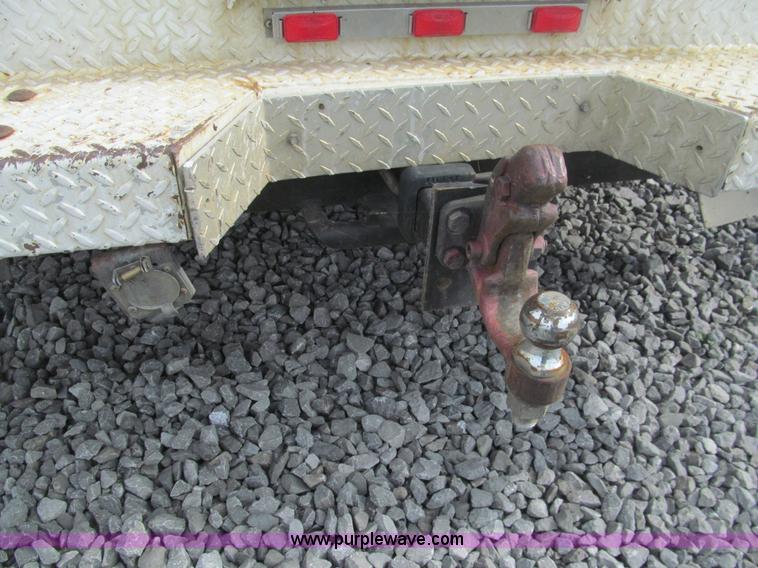 image for item AQ9816 2004 Ford F350 Super Duty XL service truck