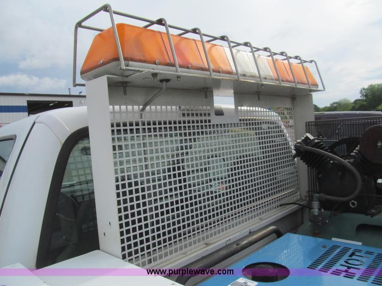 image for item AQ9816 2004 Ford F350 Super Duty XL service truck