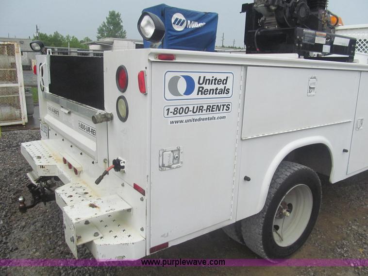 image for item AQ9817 2006 Ford F550 Super Duty XL service truck
