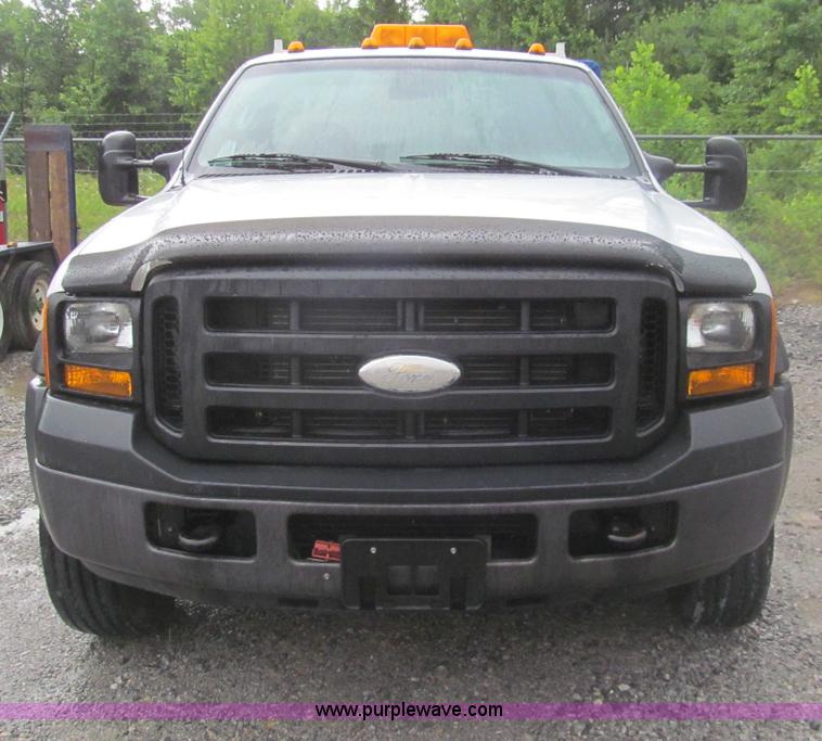 image for item AQ9817 2006 Ford F550 Super Duty XL service truck