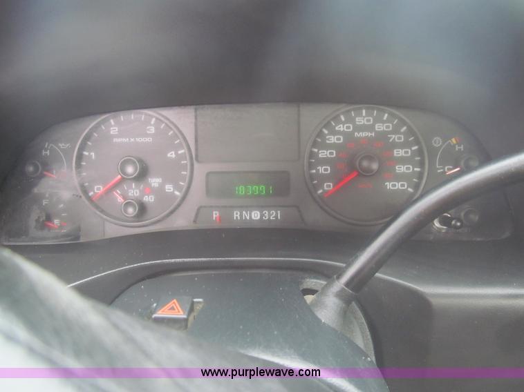 image for item AQ9817 2006 Ford F550 Super Duty XL service truck