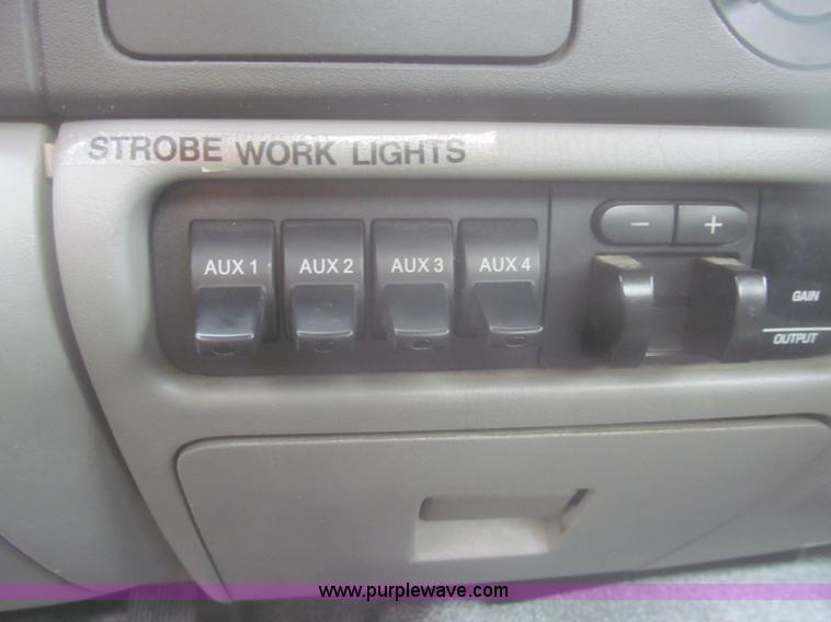 image for item AQ9817 2006 Ford F550 Super Duty XL service truck