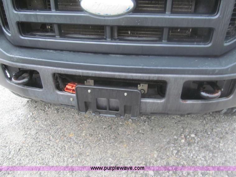 image for item AQ9817 2006 Ford F550 Super Duty XL service truck