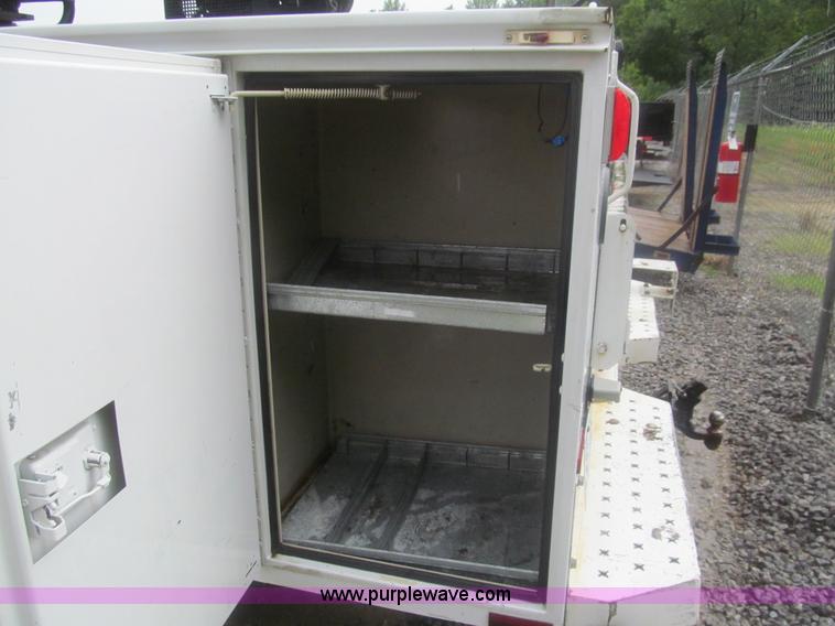 image for item AQ9817 2006 Ford F550 Super Duty XL service truck