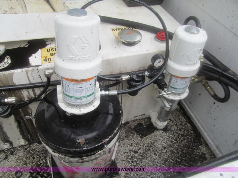 image for item AQ9817 2006 Ford F550 Super Duty XL service truck